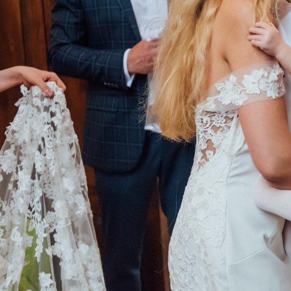 Pronovia Barcelona Wedding Dress. Size 12. White - Ivory - Picture 7 of 15